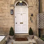 Ferienhaus West End By Furnished - Free Parking - Family - Spacious Harrogate