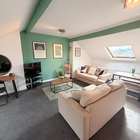 Ferienhaus West End By Furnished - Free Parking - Family - Spacious Harrogate