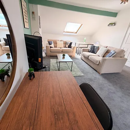 West End By Furnished - Free Parking - Family - Spacious * Harrogate