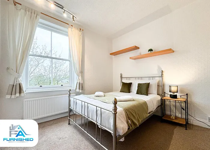 Feriehus West End By Furnished - Free Parking - Family - Spacious *