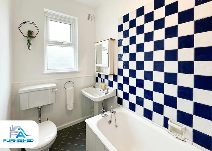 West End By Furnished - Free Parking - Family - Spacious Harrogate