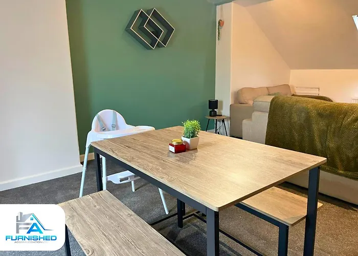 Feriehus West End By Furnished - Free Parking - Family - Spacious *